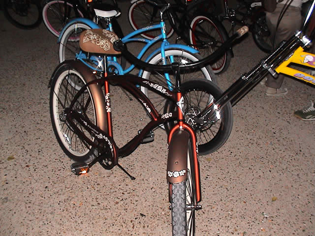 Night cruiser - Paris - 24 juin 2005 - 51 sur 60
