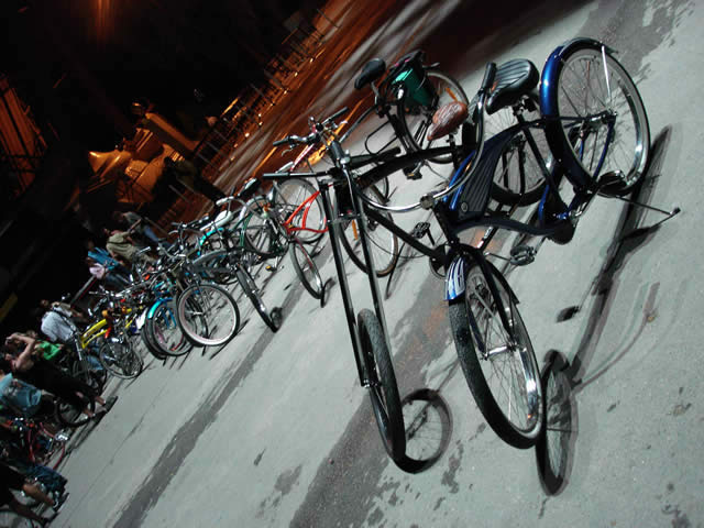 Night cruiser - Paris - 24 juin 2005 - 1 sur 60