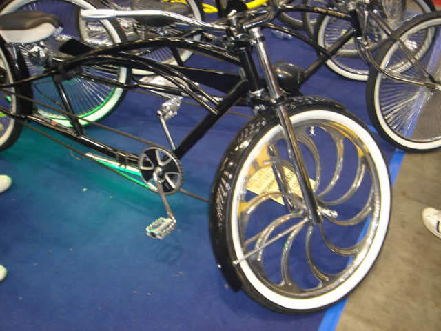 Malines - Concours international de lowrider bikes 2005 organisé par Doggriderz - 35 sur 56