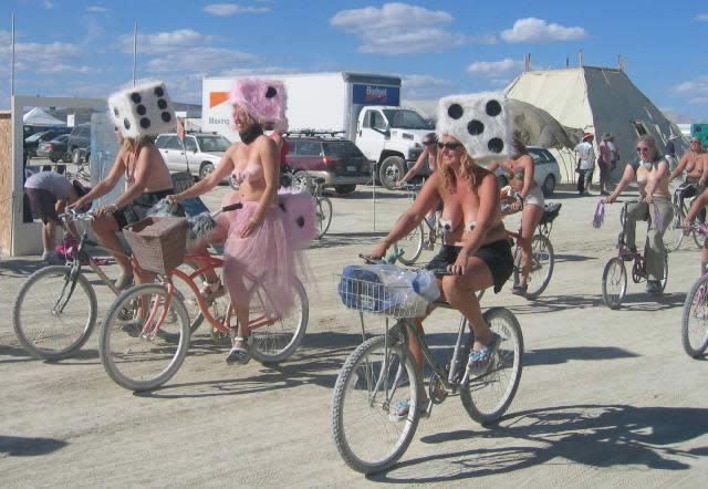 Girls and Bikes V02 - 14 sur 15