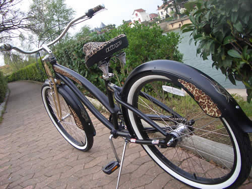 Tests CUSTOMBRIGADE le rendez vous des riders de velos Beach Cruisers Lowrider Chopper et autres Custom Bikes