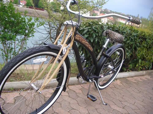 Tests CUSTOMBRIGADE le rendez vous des riders de velos Beach Cruisers Lowrider Chopper et autres Custom Bikes