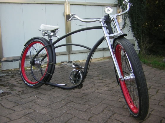 Bonjour je possede depuis peu un Basman 346 Project Noir Mat jantes rouge.